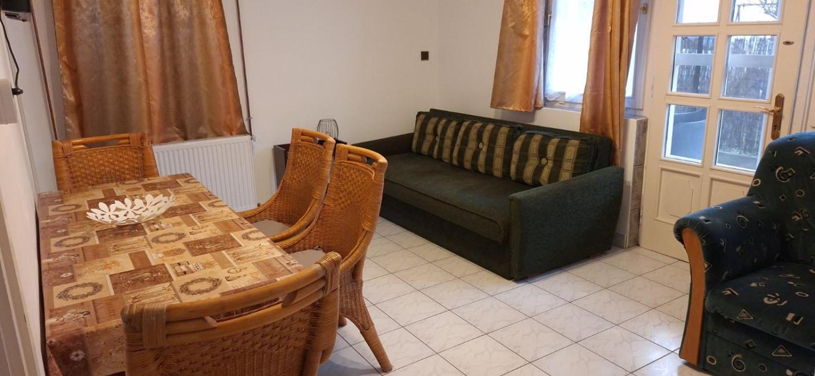 Apartamento Benitta Vendégház Hajdúszoboszló Exterior foto