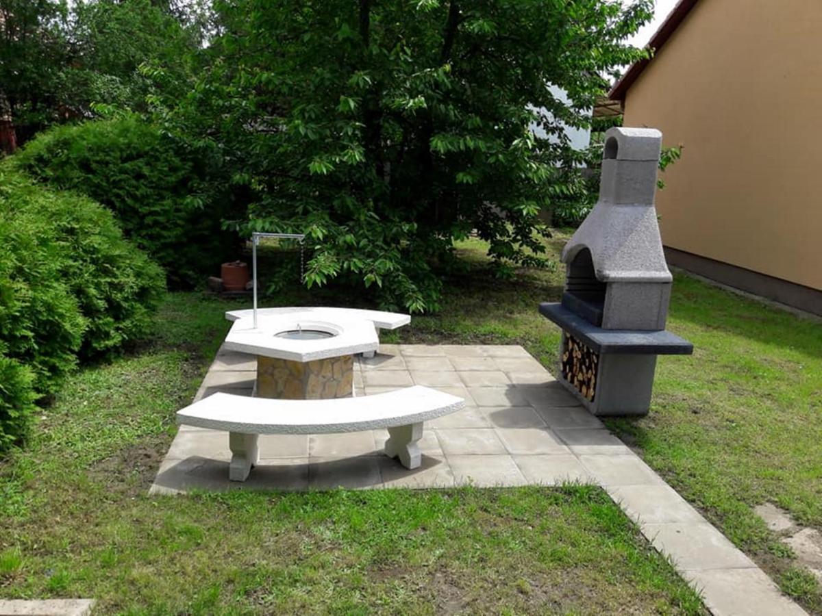 Apartamento Benitta Vendégház Hajdúszoboszló Exterior foto
